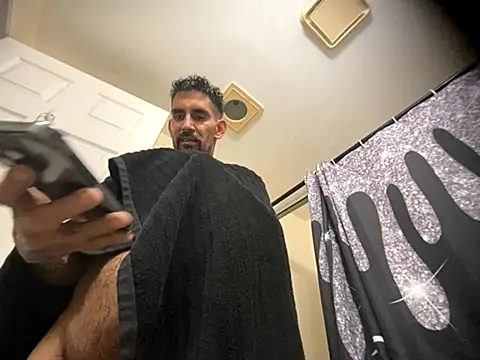 hornycouple818 online show from November 7, 2025, 8:30 am