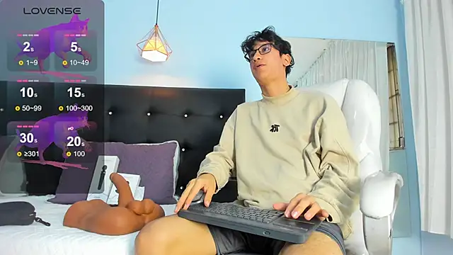 Cum hunters online show from December 19, 2025, 7:05 pm