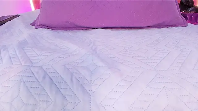 Auroraa miller online show from February 20, 2026, 6:26 am