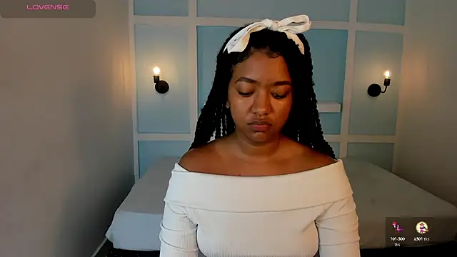 Snapshot of AishaHil chatting on January 20, 2025, 11:56 am AishaHil online show from January 20, 2025, 11:56 am