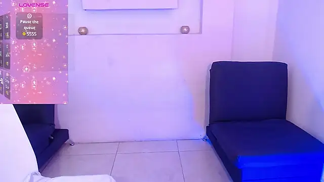 Snapshot of AishaHil chatting on February 13, 2025, 3:03 pm AishaHil online show from February 13, 2025, 3:03 pm