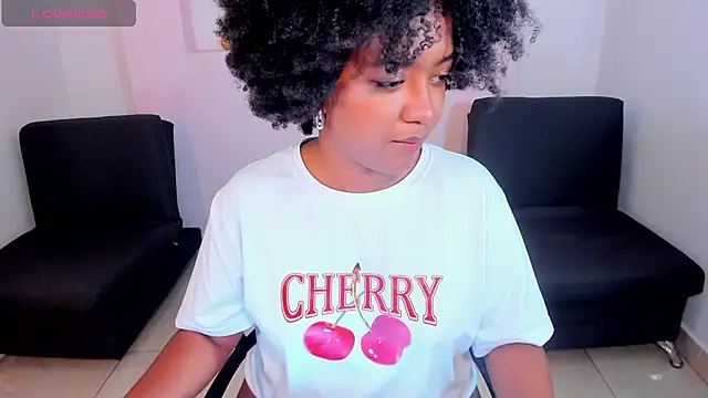 Snapshot of AishaHil chatting on January 28, 2025, 5:56 pm AishaHil online show from January 28, 2025, 5:56 pm