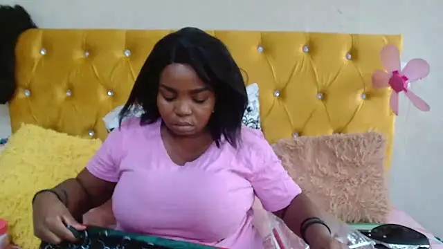 ShySexyBaddie online show from March 17, 2025, 11:42 am