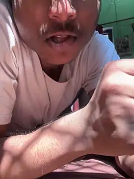 Snapshot of shibhu1_o chatting on February 5, 2025, 6:45 am shibhu1 o online show from February 5, 2025, 6:45 am