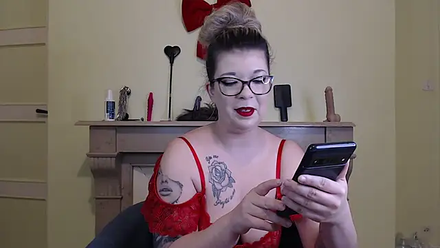 Snapshot of kamilalova chatting on May 12, 2026, 4:02 pm kamilalova online show from May 12, 2026, 4:02 pm