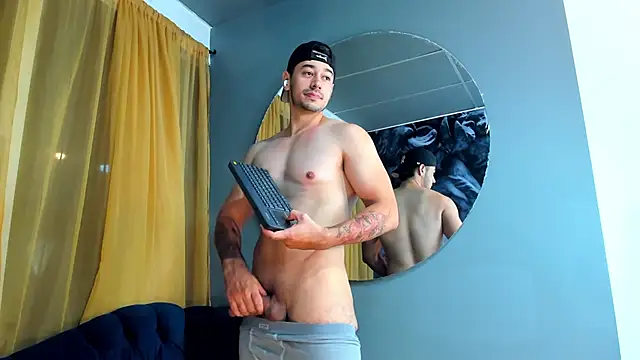 Snapshot of Salvatore_costa chatting on March 11, 2025, 10:42 pm Salvatore costa online show from March 11, 2025, 10:42 pm