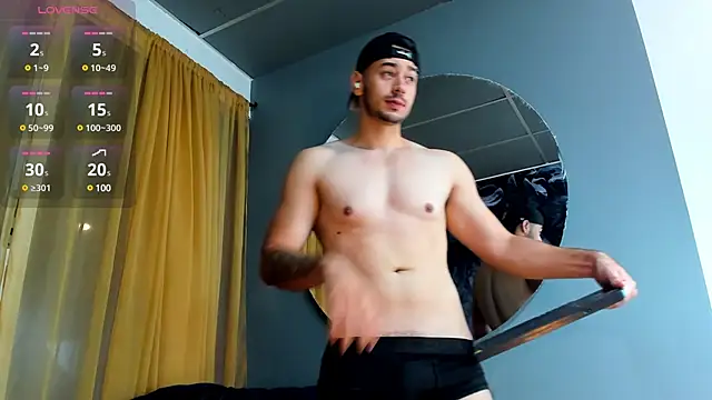 Snapshot of Salvatore_costa chatting on March 15, 2025, 8:43 pm Salvatore costa online show from March 15, 2025, 8:43 pm