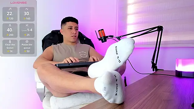 Fraannco online show from February 8, 2025, 2:27 pm