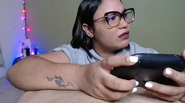 Snapshot of sweetlatin01 chatting on January 24, 2025, 12:52 am sweetlatin01 online show from January 24, 2025, 12:52 am