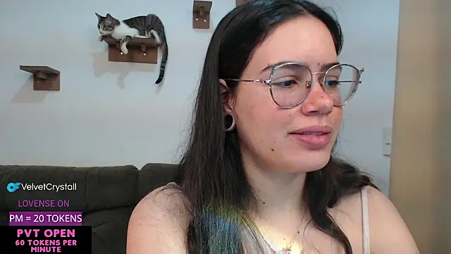 crystalll room online show from September 20, 2025, 5:45 am