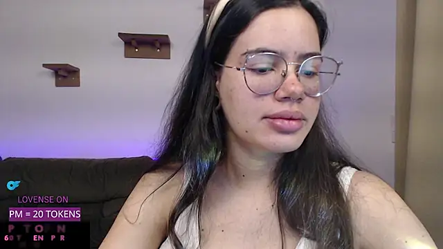 crystalll room online show from November 6, 2025, 5:11 am