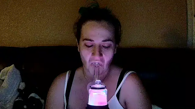 StonerPrincessGenie online show from February 12, 2025, 11:07 am