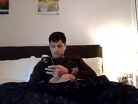 PerroDemonioHot online show from February 17, 2026, 4:10 am