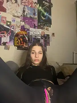 Snapshot of mollyEXD chatting on March 1, 2025, 6:43 pm mollyEXD online show from March 1, 2025, 6:43 pm