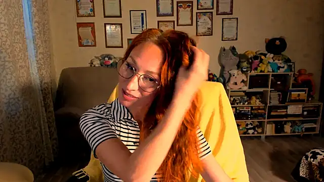 red rocco online show from September 14, 2025, 1:55 pm