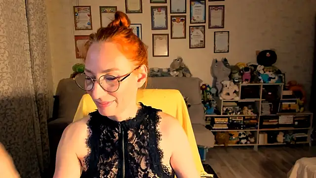 red rocco online show from October 7, 2025, 3:13 pm