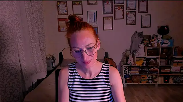 red rocco online show from March 16, 2025, 7:27 pm