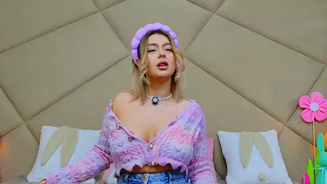 ChloeFrost online show from April 9, 2026, 5:20 am