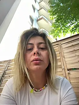 Snapshot of ChloeFrost chatting on June 14, 2026, 5:19 am ChloeFrost online show from June 14, 2026, 5:19 am