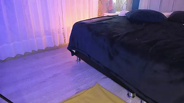 JeanneSabatier online show from September 28, 2025, 8:21 am