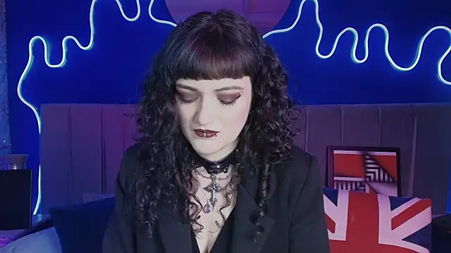 JeanneSabatier online show from July 10, 2026, 7:36 pm