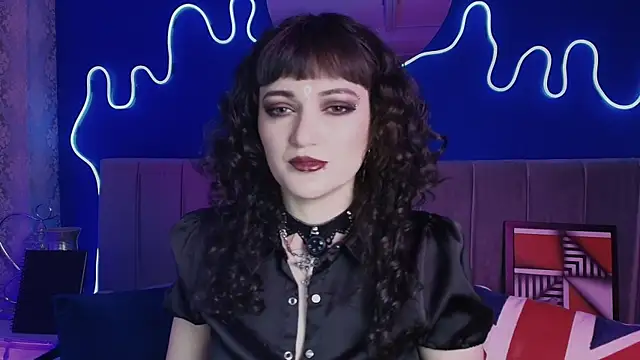 JeanneSabatier online show from July 11, 2026, 7:47 pm