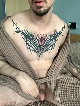 AssHunter4k online show from April 18, 2026, 9:44 am