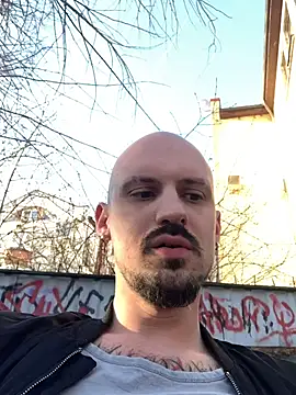 AssHunter4k online show from April 1, 2026, 3:42 pm