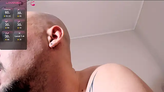 AssHunter4k online show from April 16, 2026, 8:04 am