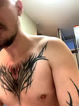 AssHunter4k online show from November 5, 2025, 7:33 am