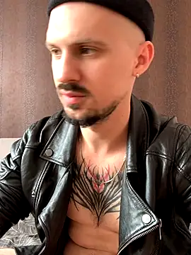 AssHunter4k online show from September 29, 2025, 8:32 am