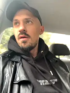 AssHunter4k online show from September 30, 2025, 7:03 am