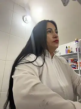 Miia Jazmin online show from November 19, 2025, 5:02 pm