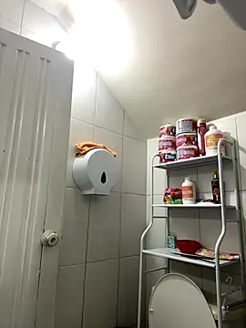 Miia Jazmin online show from September 10, 2025, 4:06 pm