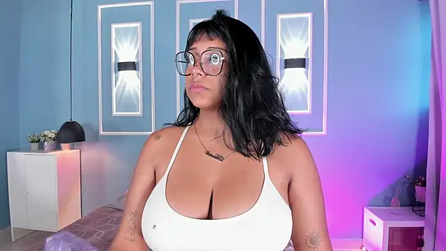 isabella zc online show from August 3, 2026, 11:49 am