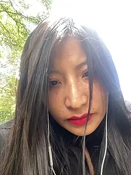 hannah howeell   online show from February 26, 2025, 5:21 pm