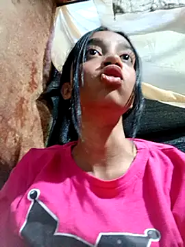 Snapshot of Zoe_Sweett18 chatting on March 20, 2025, 10:51 pm Zoe Sweett18 online show from March 20, 2025, 10:51 pm