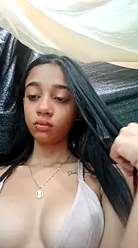 Snapshot of Zoe_Sweett18 chatting on March 14, 2025, 1:02 pm Zoe Sweett18 online show from March 14, 2025, 1:02 pm