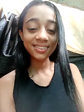 Snapshot of Zoe_Sweett18 chatting on March 7, 2025, 12:34 pm Zoe Sweett18 online show from March 7, 2025, 12:34 pm