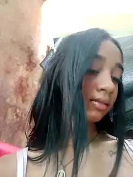 Snapshot of Zoe_Sweett18 chatting on March 18, 2025, 12:39 pm Zoe Sweett18 online show from March 18, 2025, 12:39 pm