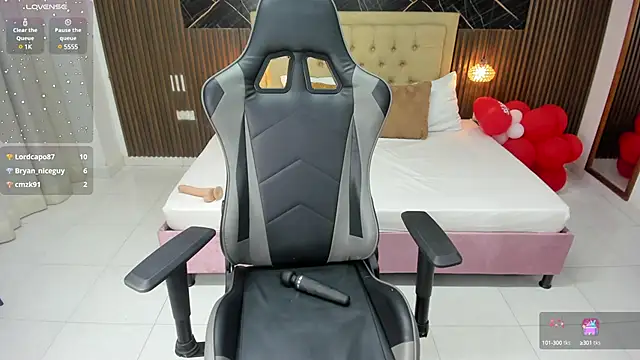 Snapshot of Lolly_18 chatting on March 13, 2025, 12:27 am Lolly 18 online show from March 13, 2025, 12:27 am