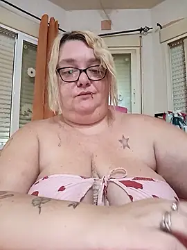 diosacurvy1984 online show from May 29, 2026, 8:53 am