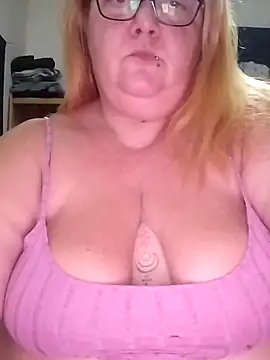 diosacurvy1984 online show from November 1, 2025, 10:58 pm