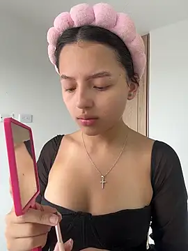 Sofia18 pinkk online show from February 10, 2026, 7:57 pm