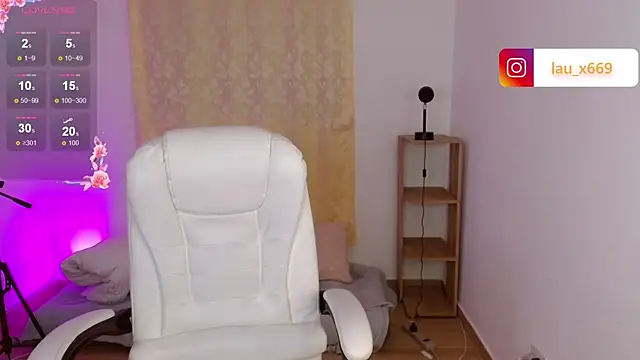 isabella1616 online show from September 22, 2025, 2:39 am