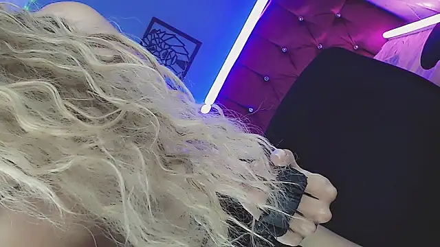 Arlet Zenere online show from January 19, 2025, 1:55 pm