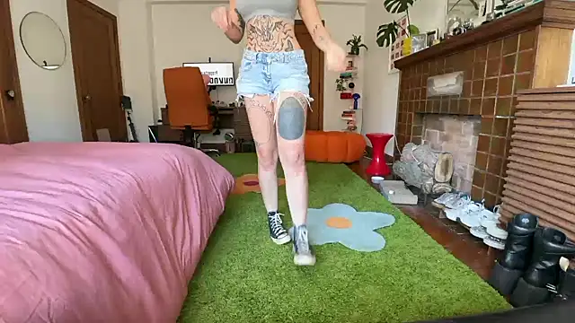 bunnierotten online show from October 30, 2025, 9:33 pm