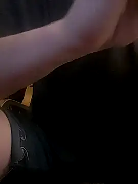 Snapshot of almighty_d chatting on February 26, 2025, 3:57 am almighty d online show from February 26, 2025, 3:57 am