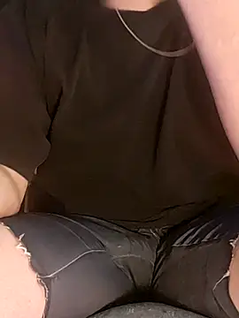 Snapshot of almighty_d chatting on March 13, 2025, 6:58 am almighty d online show from March 13, 2025, 6:58 am