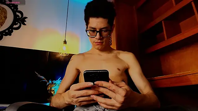 wolfandsky online show from October 31, 2025, 11:51 am